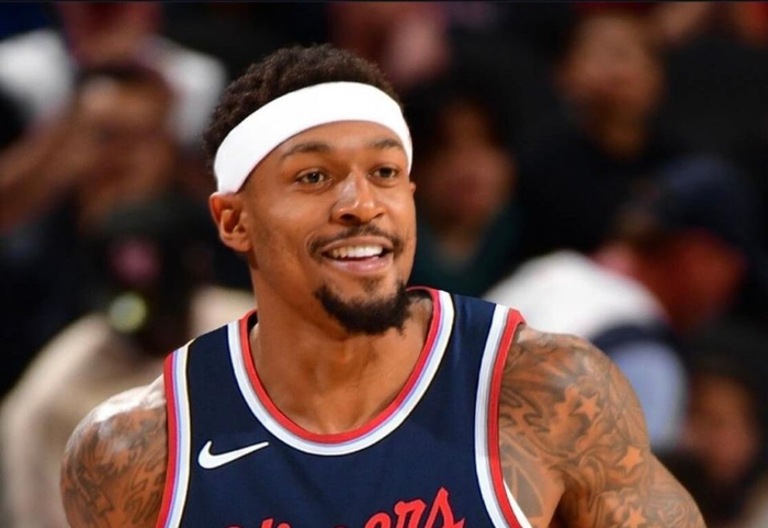 快船核心球员伤缺 雄鹿迎关键挑战