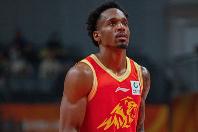 广厦加时117-104力克北控 布朗爆发砍38分助队取连