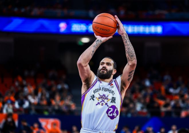 广厦加时117-104力克北控 布朗爆发砍38分助队取连