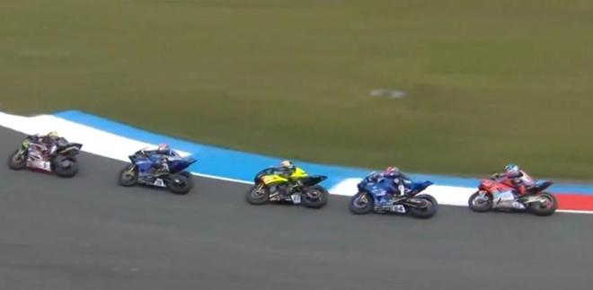 荷兰站SSP决赛上演惊险对决 德比斯经历多次超车