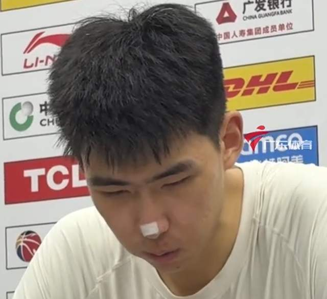 广东男篮力克广州挺进下一轮 米切尔力挺徐昕引